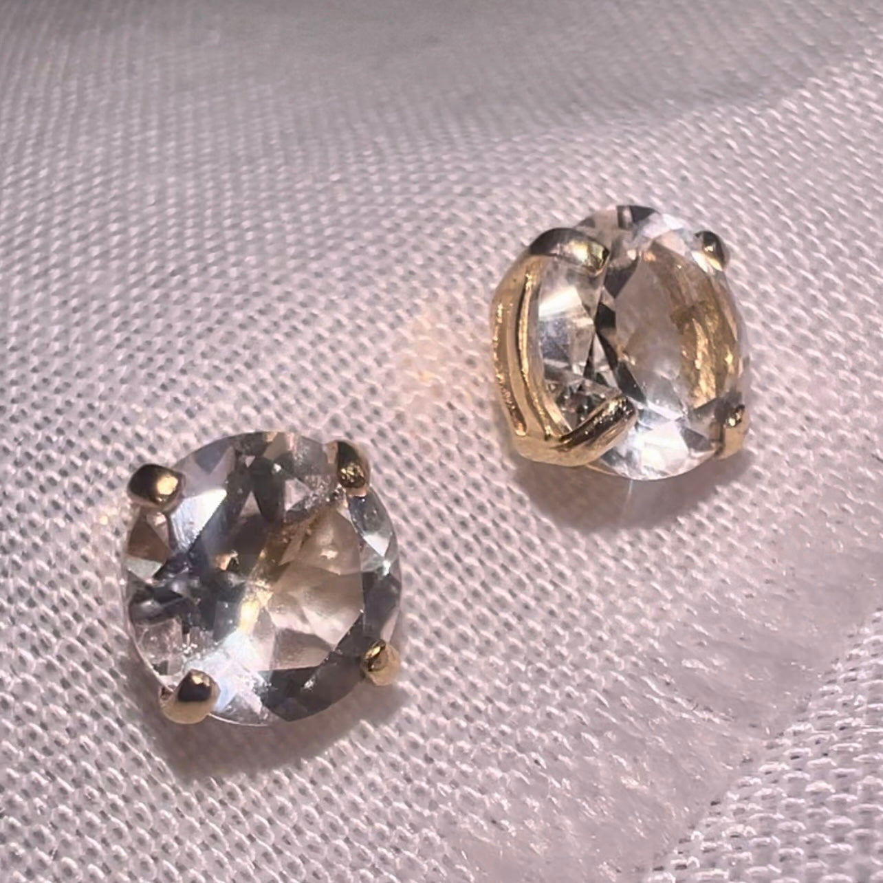 9ct gold white topaz studs  image 3