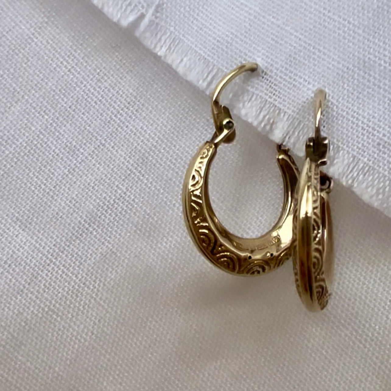 Vintage 9ct gold Creole hoops image 3