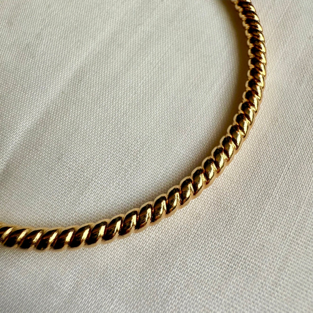 Vintage 18ct Gold Rope Bangle