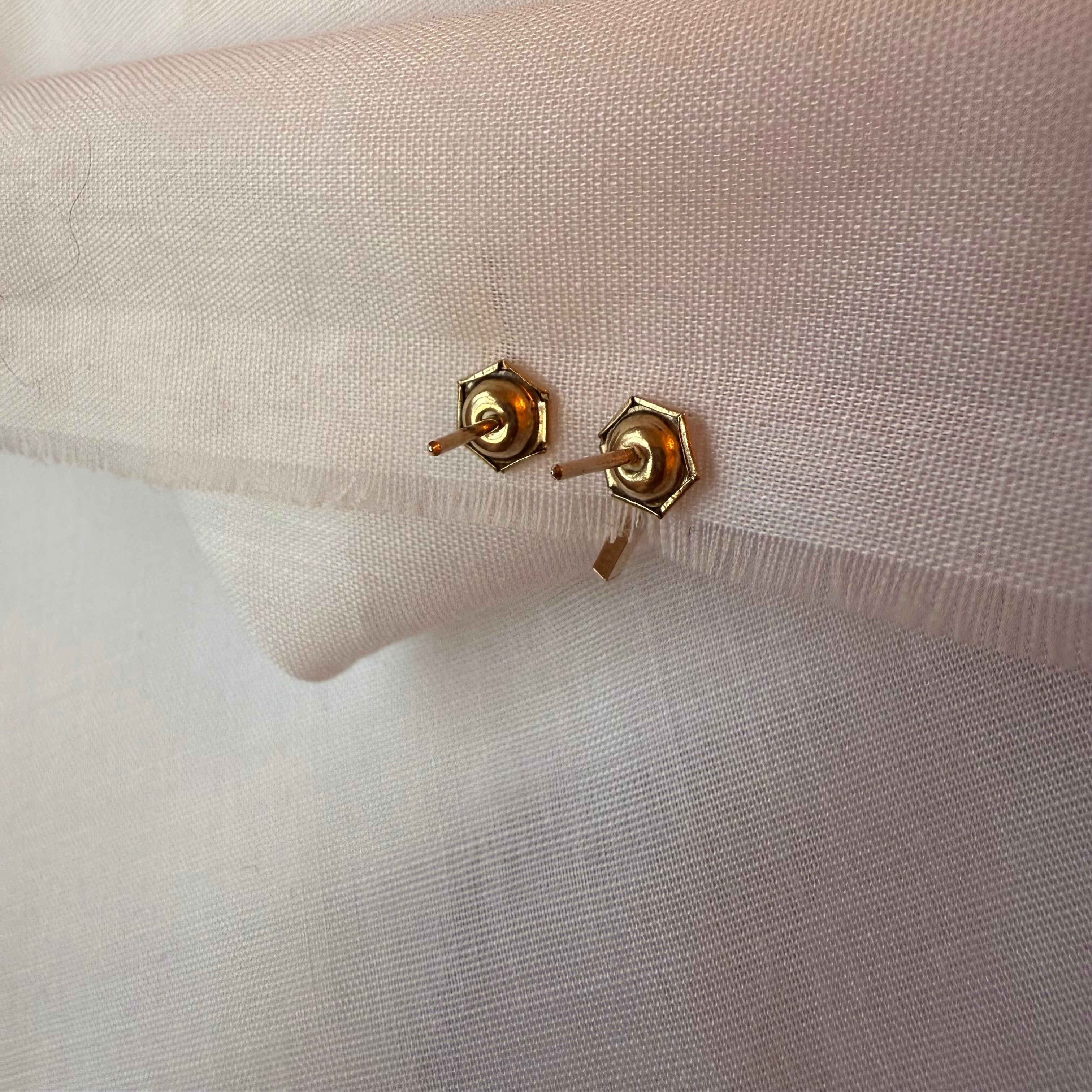 Vintage 9ct gold bar studs