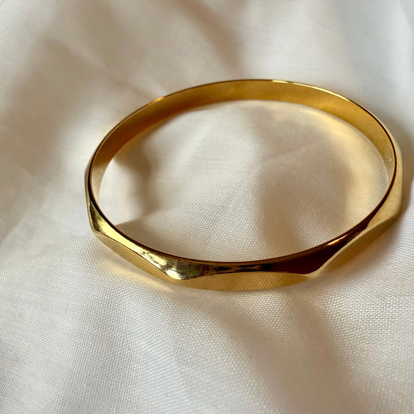 18ct Gold Bangle image 4