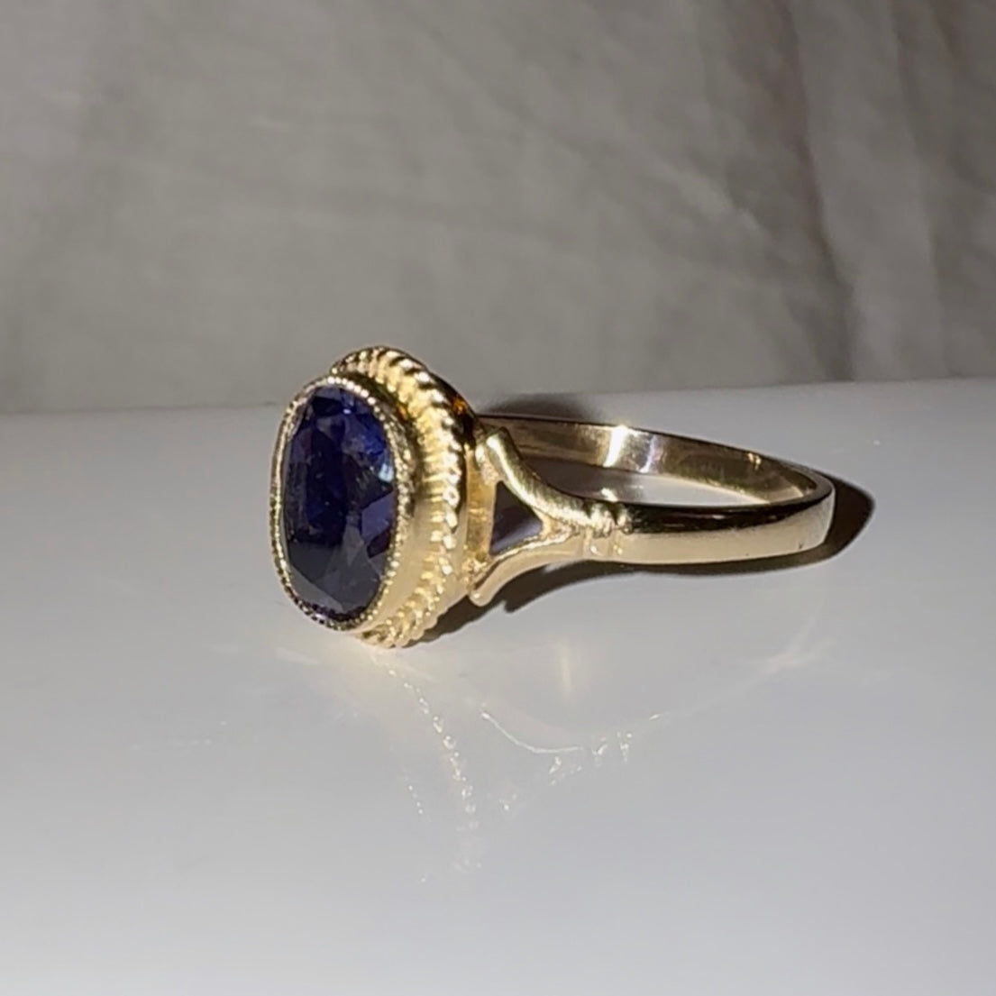 Vintage 9ct Gold Iolite Ring