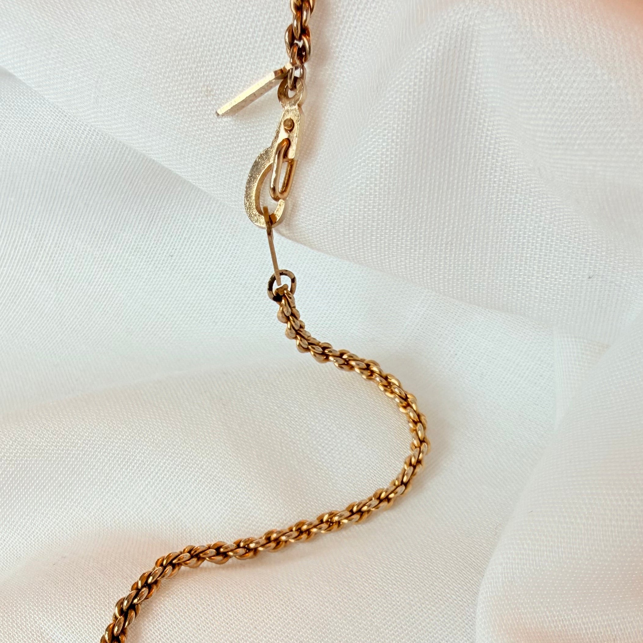 Vintage 18ct gold plated locket necklace