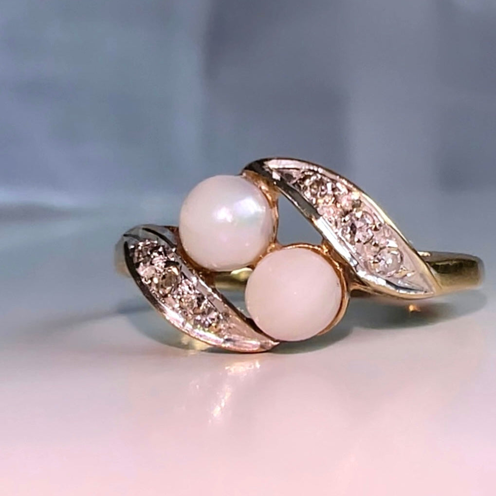 Vintage 9ct Gold Diamond & Pearl "toi et moi" Ring image 3
