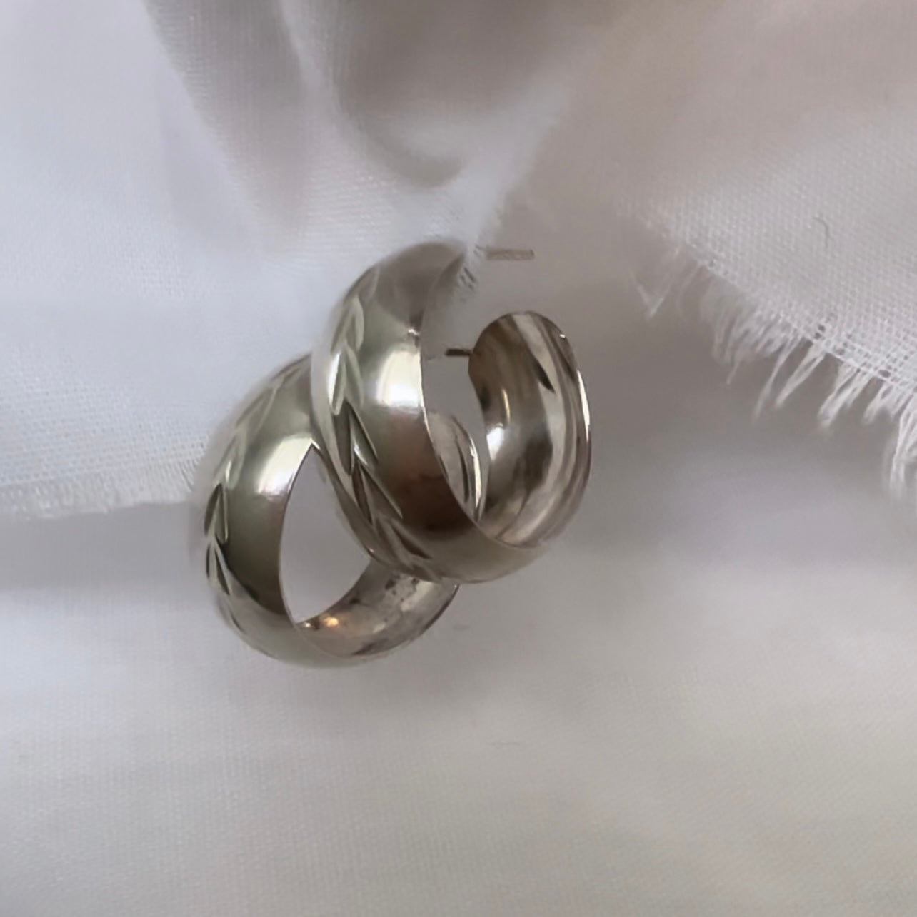 Vintage silver engraved hoops || image 0
