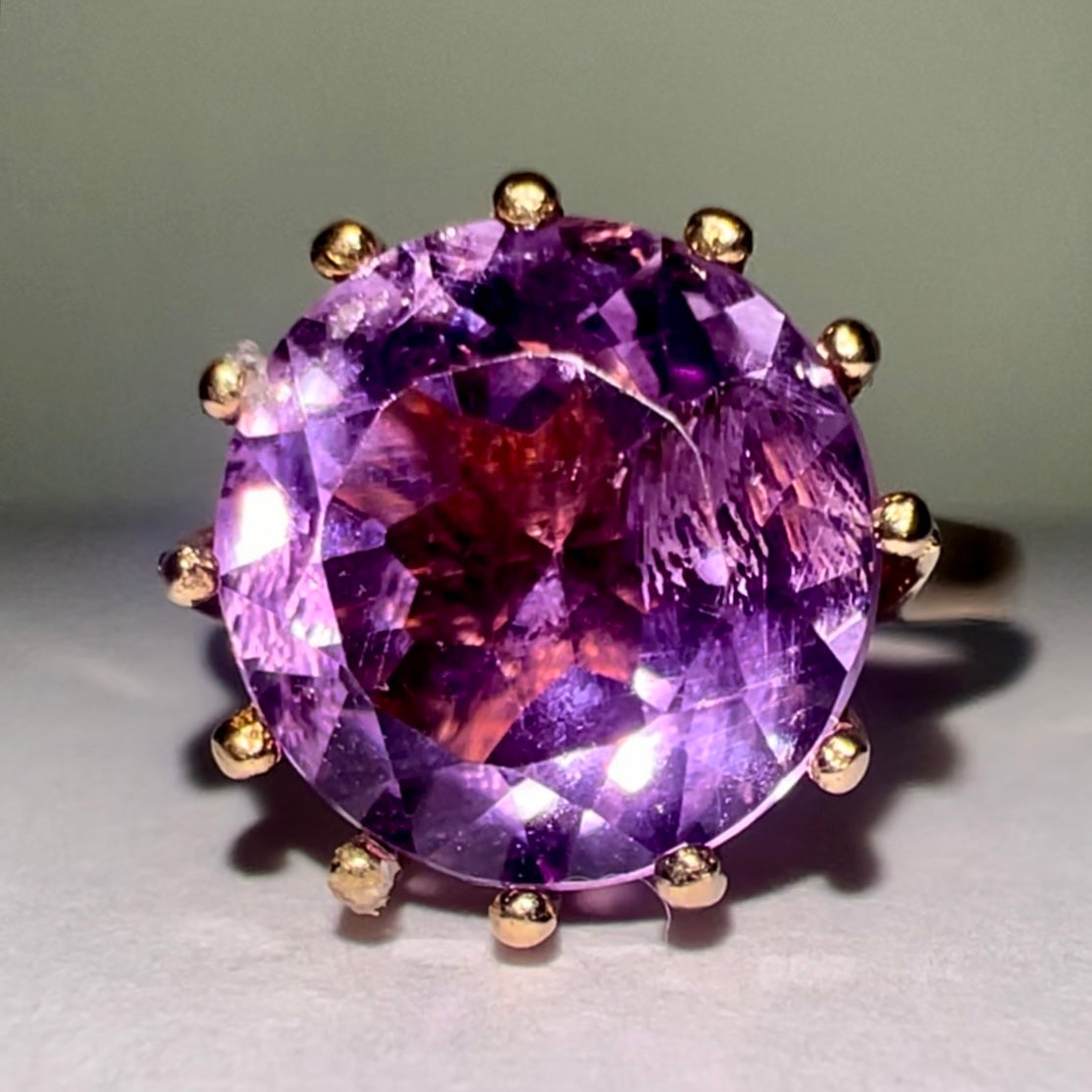 Vintage 9ct Amethyst Solitaire Ring image 0