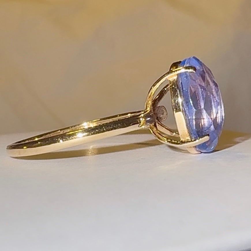 Vintage 9ct Gold Oval Blue Fluorite Ring