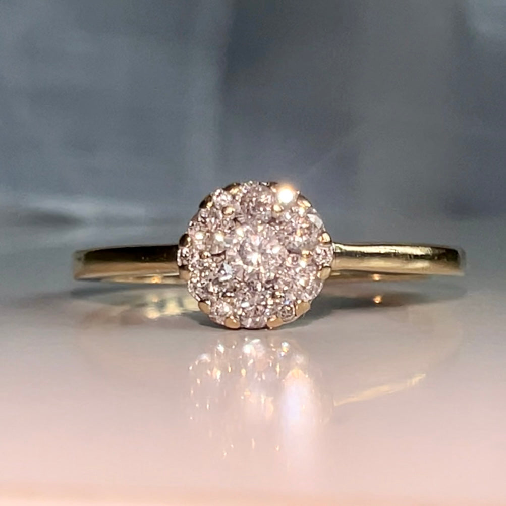Vintage 9ct gold Diamond ring