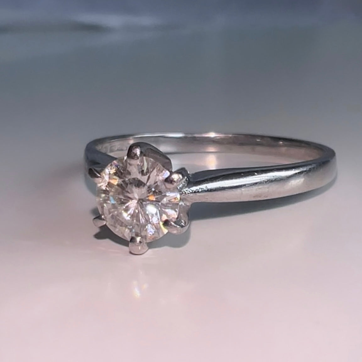 Vintage 18ct White Gold Moissanite Solitaire ring