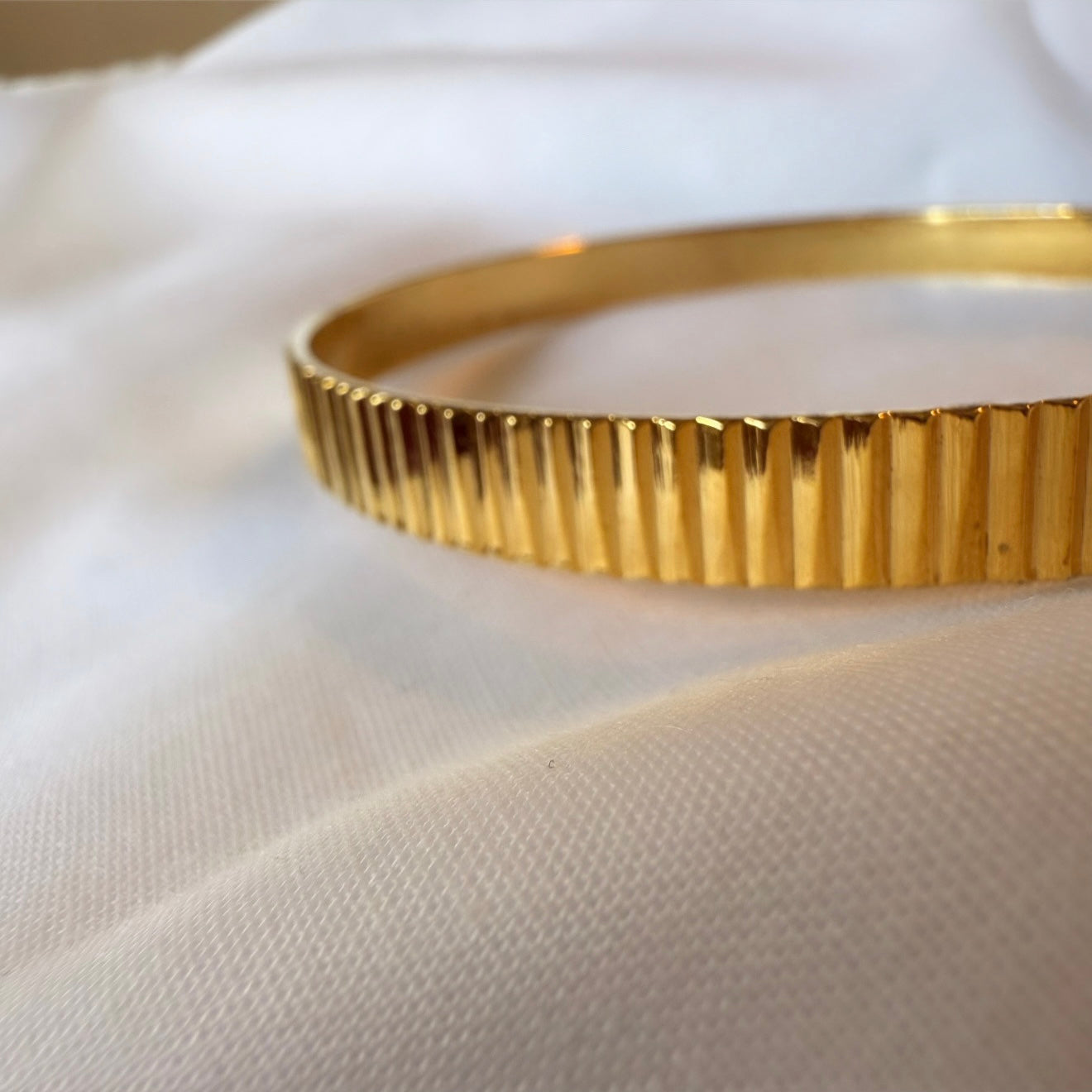 18ct Gold Bangle image 2