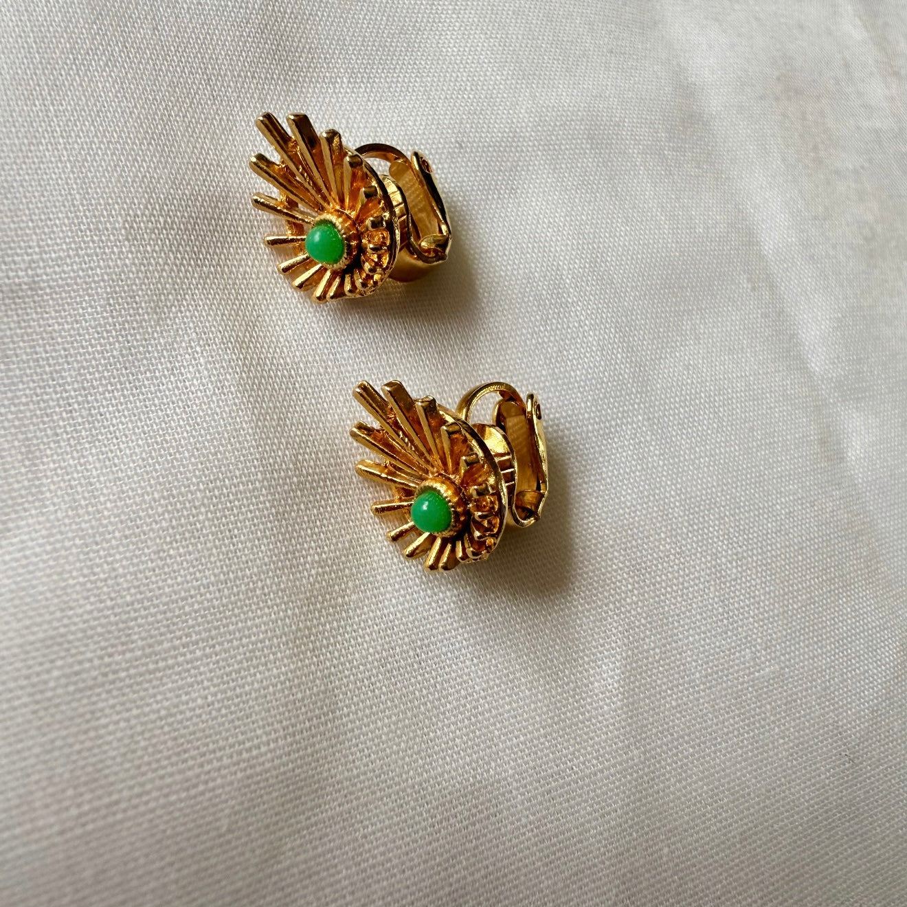 18ct gold Nova clip on earrings image 5