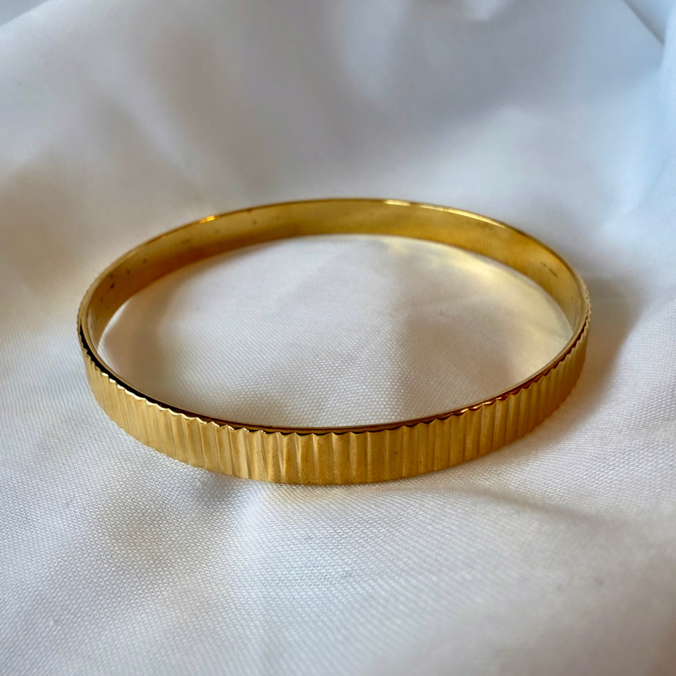 18ct Gold Bangle image 1