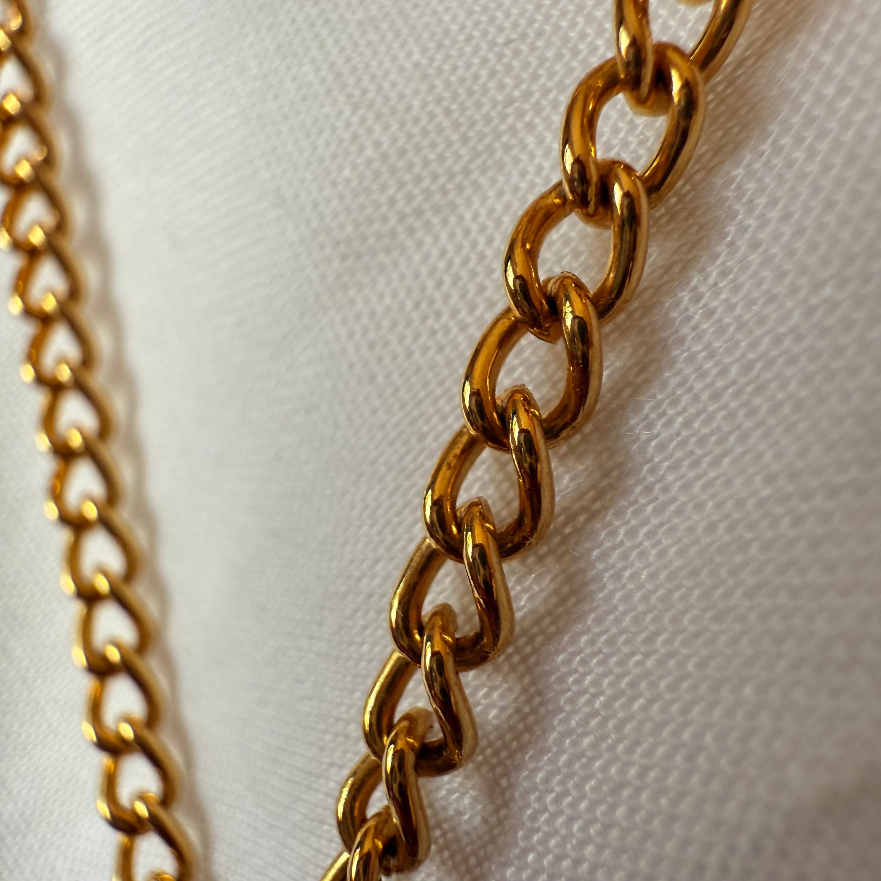 18ct gold plated Hula Lariat necklace with fish pendant image 2