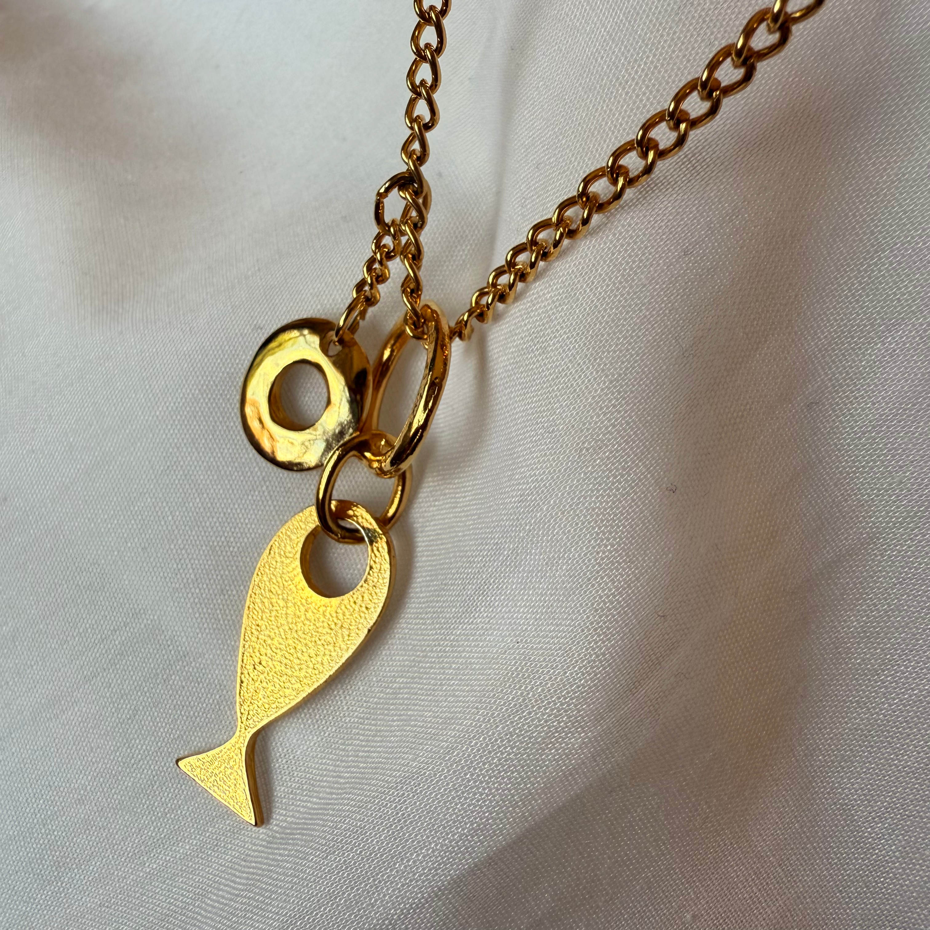 18ct gold plated Hula Lariat necklace with fish pendant image 0