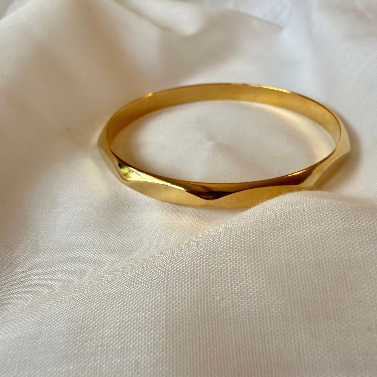 18ct Gold Bangle image 0