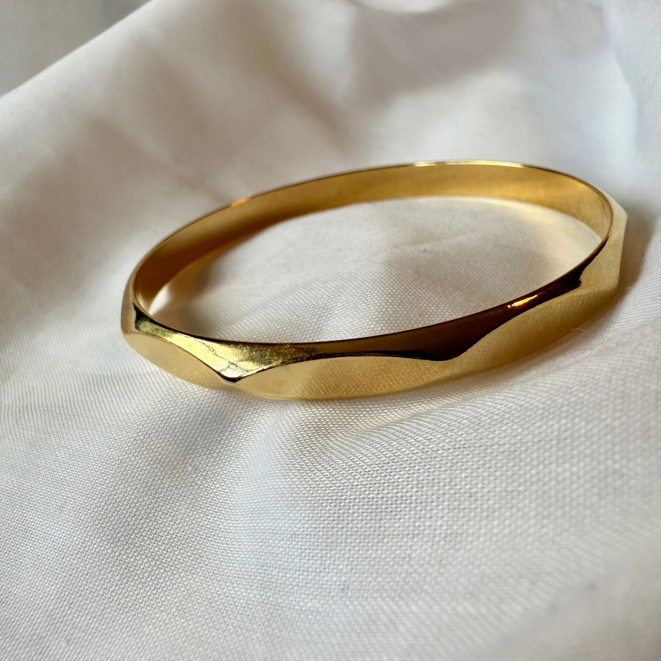18ct Gold Bangle image 3