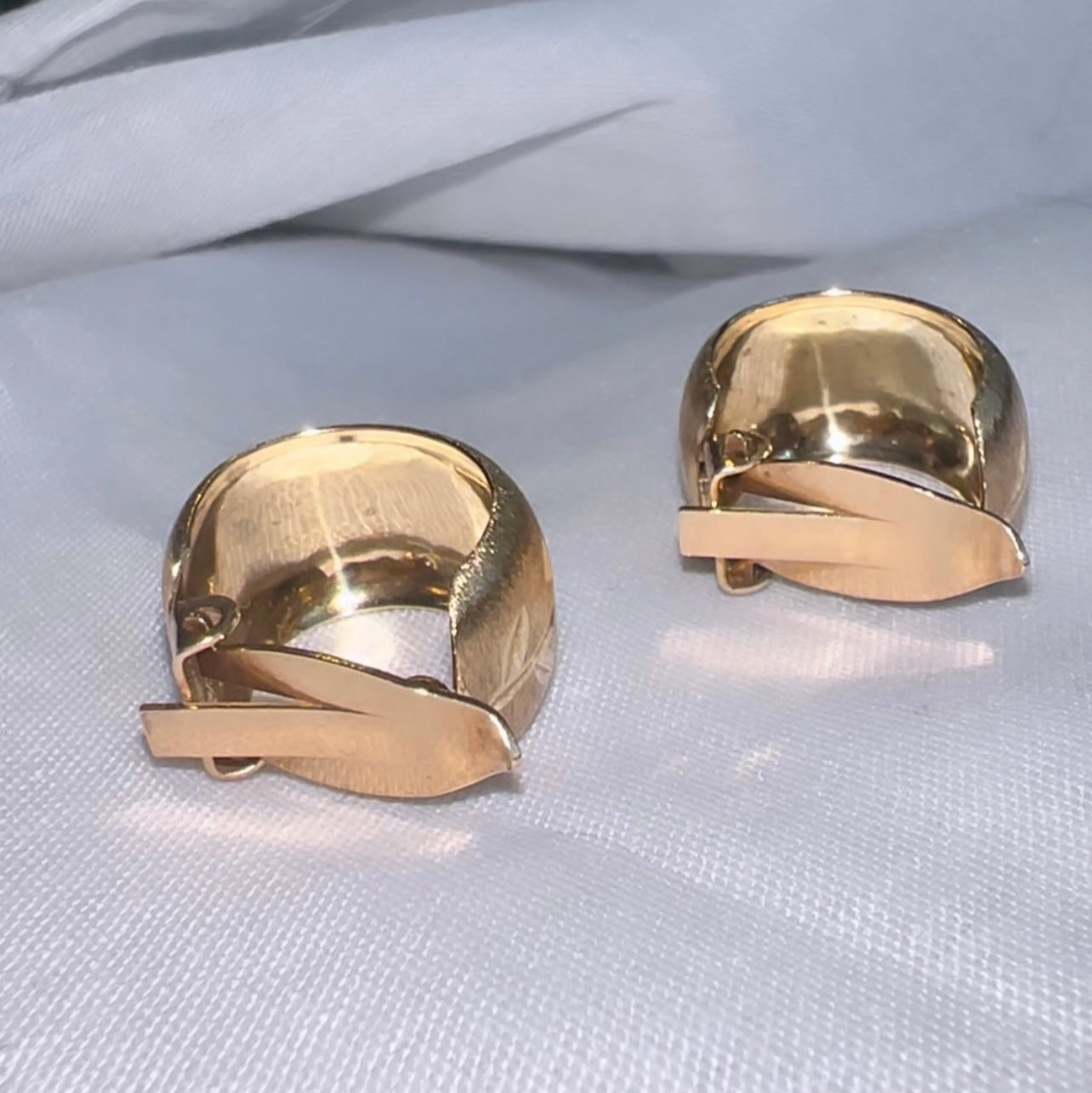 Vintage 9ct gold engraved hoops image 4