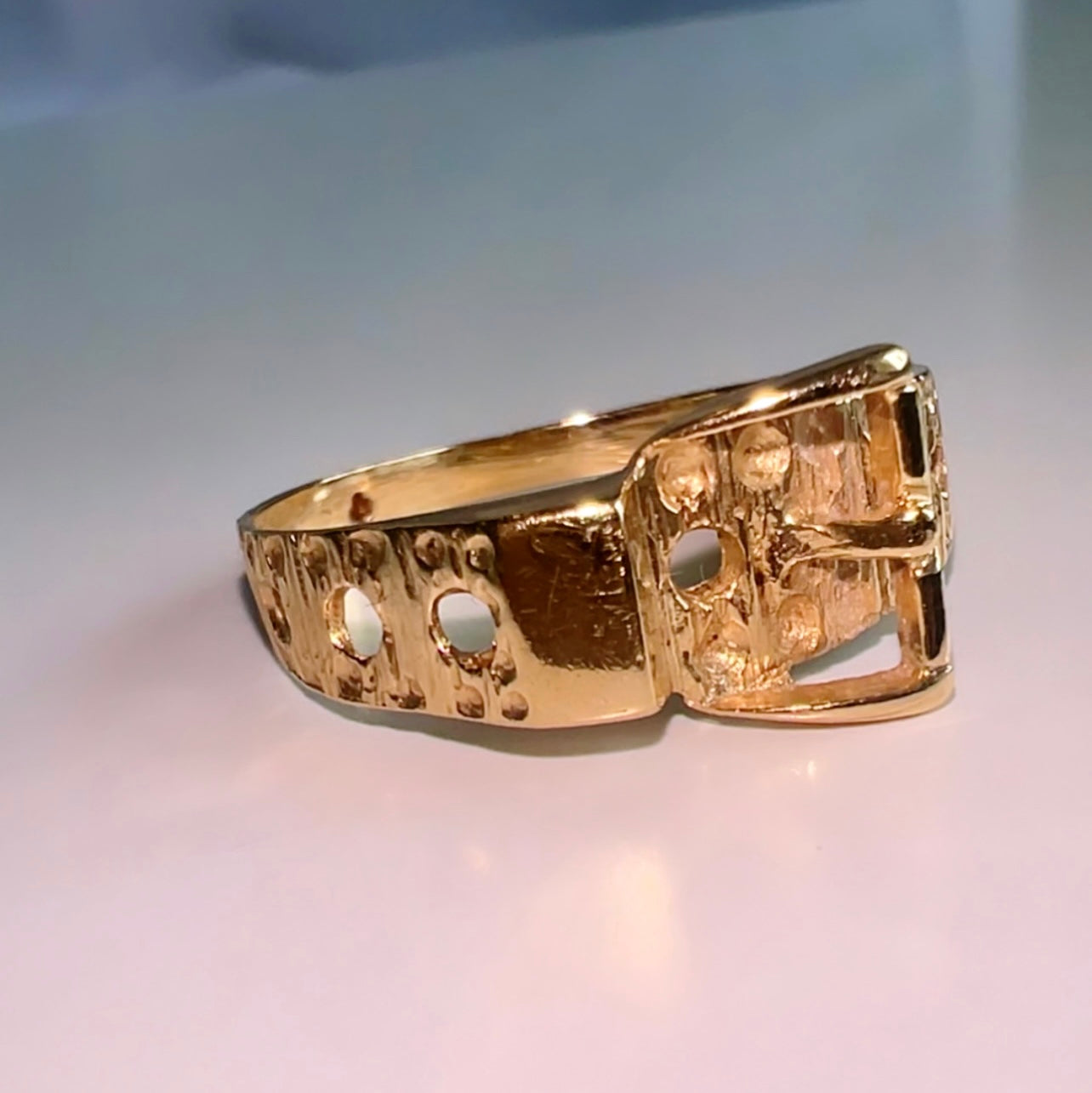 Vintage 9ct Gold Buckle ring image 4