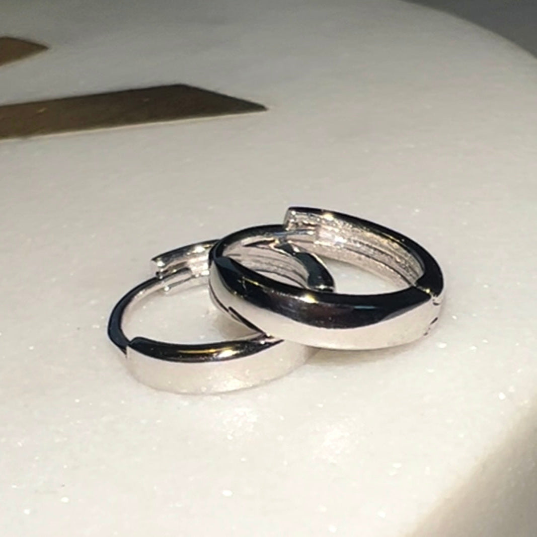 Essential mini hoops (White gold) image 0