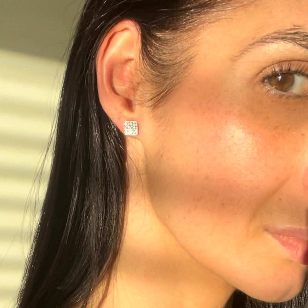 9ct gold Crystal studs image 2